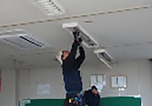 照明設備工事 | 電気工事ってこんな仕事 | 株式会社山崎電気工事